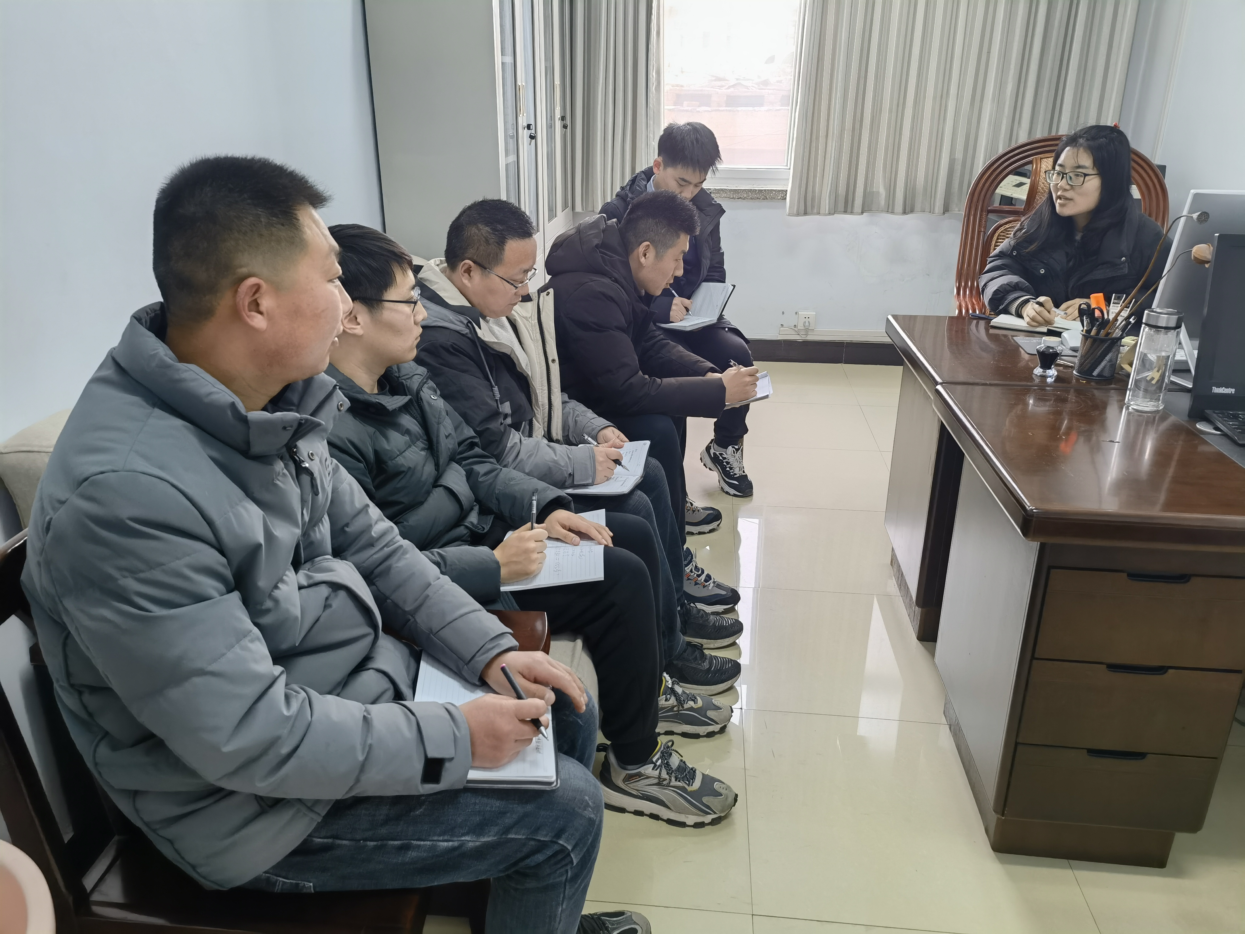 党组成员/副主任王琳召开分管股室会议